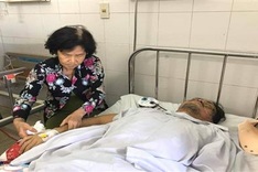 Paralysed man in Can Tho seeking help