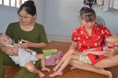 Bac Giang family calls for help for cerebral palsy children