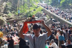 Vietnam's longest spring festival opens