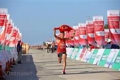 Nearly 2,000 runners compete in 61st Tien Phong Newspaper Marathon