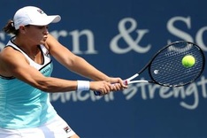 Barty reaches Cincy semis, Osaka retires with knee injury