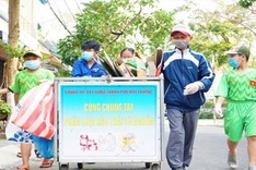 Children group helps keep Danang clean