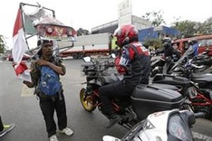 Indonesian walks 700-km backwards to highlight deforestation