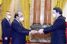 President welcomes new ambassadors of US, Mexico