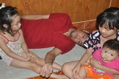 Ailing couple in Hanoi in desperate need of help