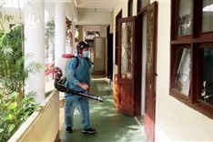 Hanoi, HCMC schools to stay shut for another week