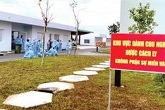 Chinese men flee Covid-19 quarantine