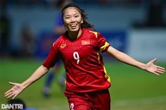 Female Vietnamese football star set for Portugal