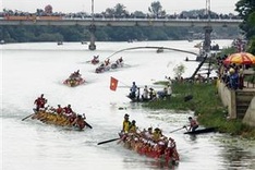 Two Quảng Bình festivals granted national heritage titles