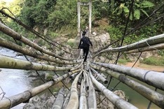 Quang Ngai teachers struggle to get mountainous children to go to school