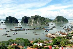 Vietnamese firms to tackle plastic pollution in Ha Long Bay