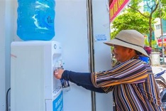 Free water taps help to relieve Hanoi scorching heat