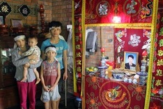 Six-member family in difficulties after father died