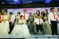 Mass wedding for people with disabilities held in Hanoi