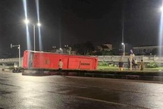Four killed, five injured in passenger bus collision in Ninh Binh