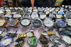 Exploring HCM City's antique market