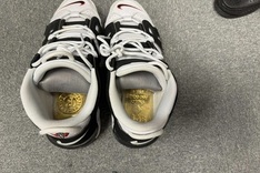 Man found smuggling gold into Vietnam