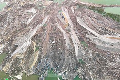 Litter engulfs Ha Long Bay after typhoon