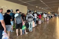 Drop in cable car prices drive tourists to Cat Ba