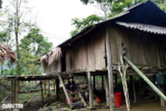 Poor commune seeks help to eradicate temporary houses