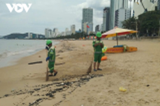 Oil clumps found on Nha Trang beach