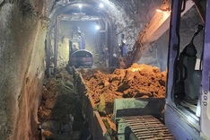 Railway firm suffers VND50-billion loss from tunnel landslides