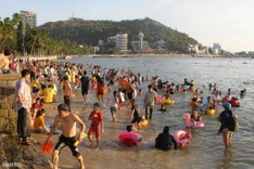 Vietnam Seas and Islands Festival suspended