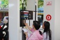 Petroleum prices hit record highs in Vietnam