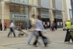 UK's Debenhams grants franchise in Vietnam