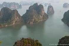 Ha Long Bay among top 15 most amazing rock formations