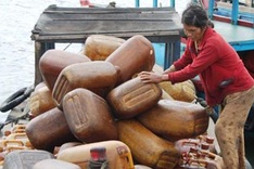 Binh Dinh fishermen hit hard by petrol prices