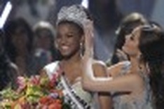 Miss Angola is now Miss Universe 2011