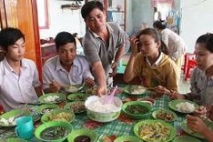 Free lunches in Dong Thap