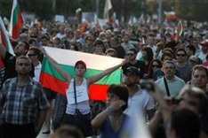 Tensions rise as Bulgarian protesters pressure PM to resign
