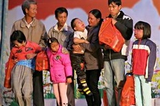 Over 2 billion VND raised for AO victims in Da Nang