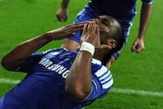 Spot-on Drogba the hero as Chelsea sink Bayern