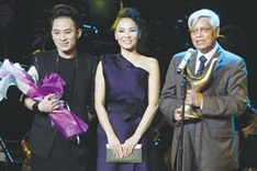 My Tam wins Singer of the Year award