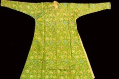 Vietnamese “Ao dai” spotlighted in installation art