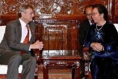 Vice President meets CEO of Operation Smile