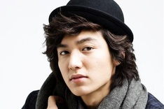 The show does not go on for South Korean star