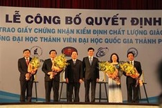 Four members of Vietnam National University receive accreditation in educational quality