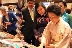 Vietnam attends charity bazaar in Tokyo