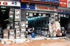 Real estate slump hits construction industry