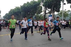 Run with the blind on Sunday in Hanoi
