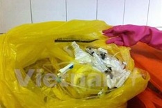 WB, Quang Ngai discuss medical waste treatment project