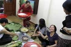Making Chung Cake warms up neighbourhood