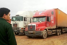 Thousands of containers stuck at Mong Cai Border Gate