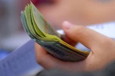 Ministry mulls lifting income tax threshold in 2014