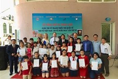 Winners of Vietnam-Russia painting contest honoured
