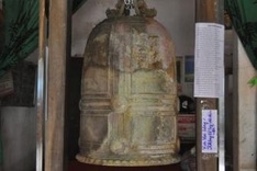 Ancient bronze bell found in Hung Yen province